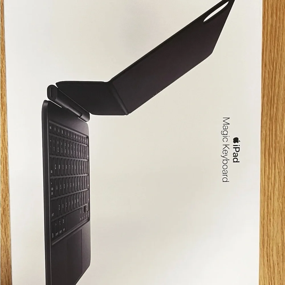 Apple iPad Magic Keyboard in Black